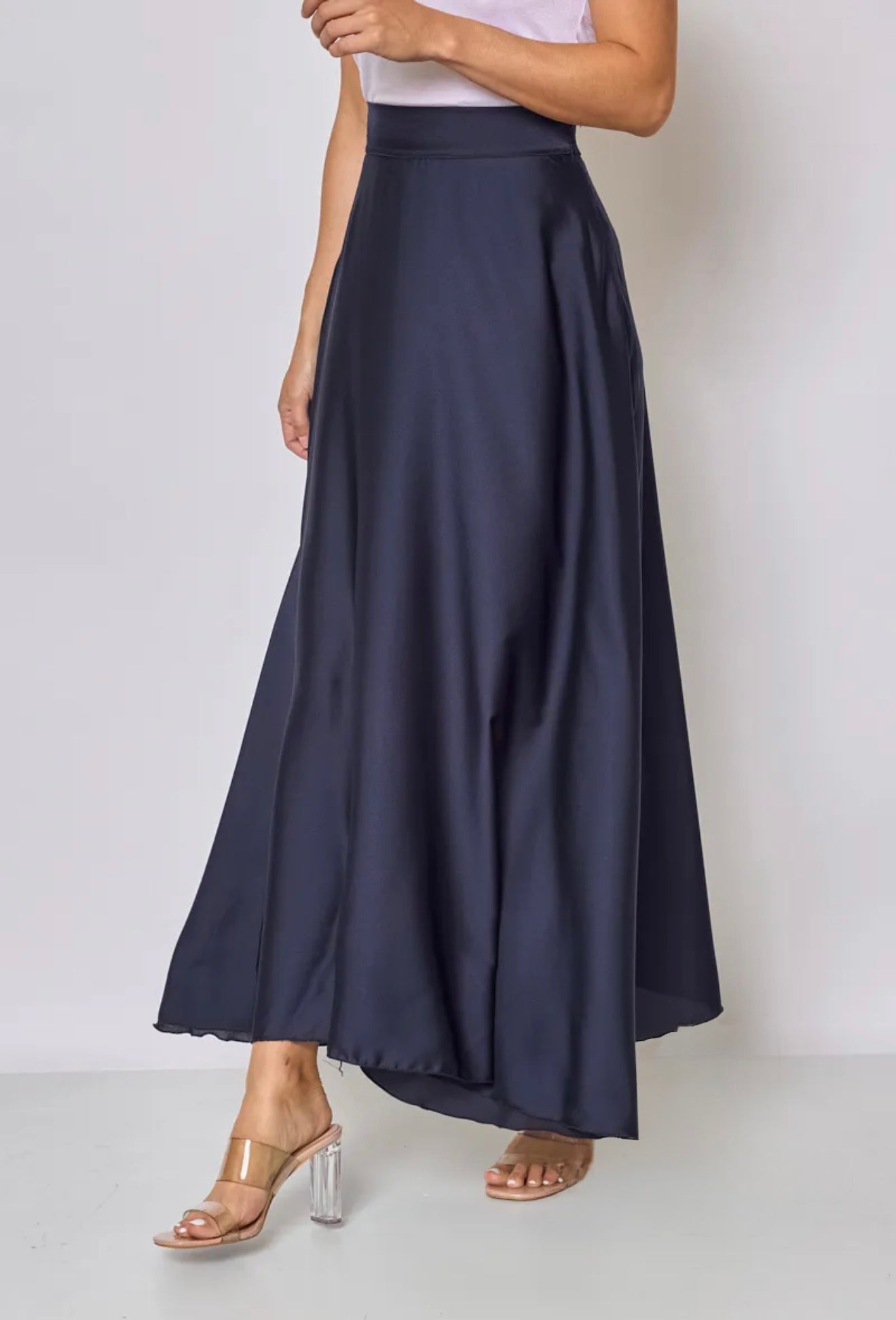 Jupe satiné bleu nuit